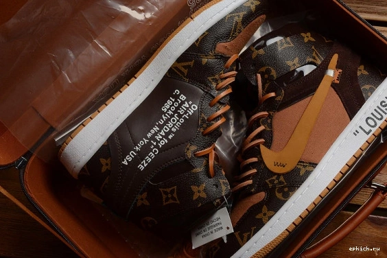 Rep EP (WITH AQ0818-158 O-W 1 JORDAN AIR CASE) AQ0818-158 -LouiV 1228